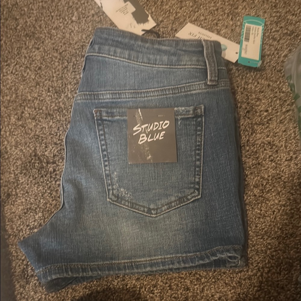 Blue Jean shorts with Classic Denim Look